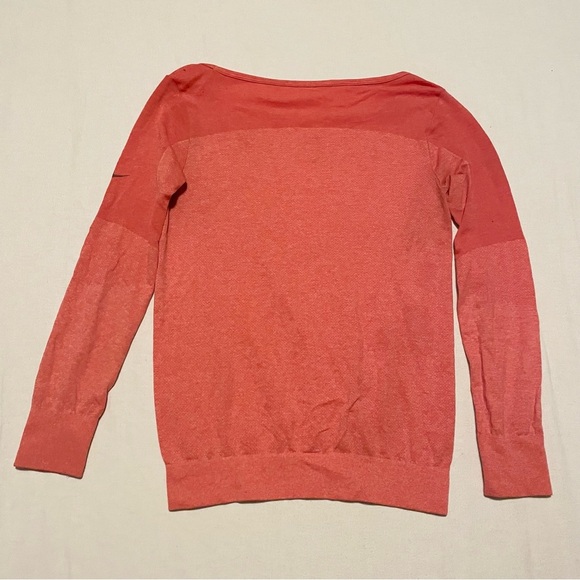 Nike Dri Fit Long Sleeve Women’s Small Crew Running Shirt - Picture 11 of 16